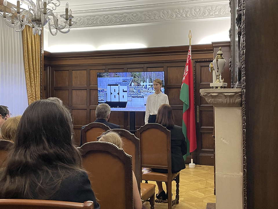 Belarus in Brussels (@BYinBrussels) on Twitter photo 2023-03-23 20:12:05 У Пасольстве🇧🇾 у 🇧🇪@BYinBrussels адбылося мемарыяльнае мерапрыемства з нагоды 80-годдзя трагедыі Хатыні #МыПамятаем #Хатынь80 #Khatyn #МыПомним Быў арганізаваны паказ фільма @www_tvr_by аб стварэнні новага музея Хатыні, прагучалі тэматычныя вершы ў дзіцячым выкананні У Пасольстве🇧🇾 у 🇧🇪@BYinBrussels адбылося мемарыяльнае мерапрыемства з нагоды 80-годдзя трагедыі Хатыні #МыПамятаем #Хатынь80 #Khatyn #МыПомним Быў арганізаваны паказ фільма @www_tvr_by аб стварэнні новага музея Хатыні, прагучалі тэматычныя вершы ў дзіцячым выкананні