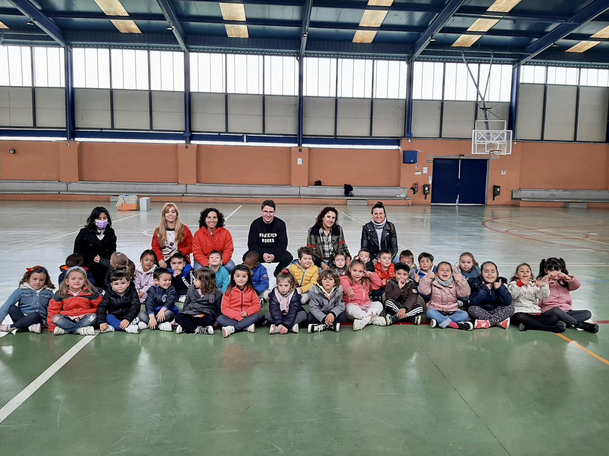 ceipseveriano's tweet image. ♻️¡RECICLA-RECICLANDO!♻️ 
Los más pequeños de nuestro cole aprenden a reciclar a través del juego. 
El Ayto de nuestra localidad, a través de la Concejalía de Medio Ambiente, nos ha mostrado como reciclar nuestros residuos más comunes. 

👧👦👧🏽👦👦🏼 🧒🏻 
@AytoPenaranda