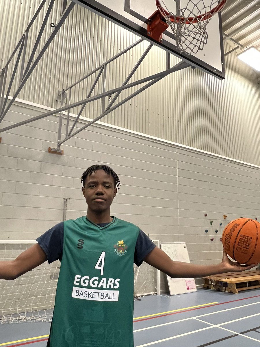 eggarspe's tweet photo. Huge shout out to our sponsor @RentGuarantor for helping us provide a brand new kit for the basketball team. The boys loved it! This will benefit many Eggar’s ballers to come #greenarmy #Eggar’sBasketball https://t.co/QjkLTiLQKo