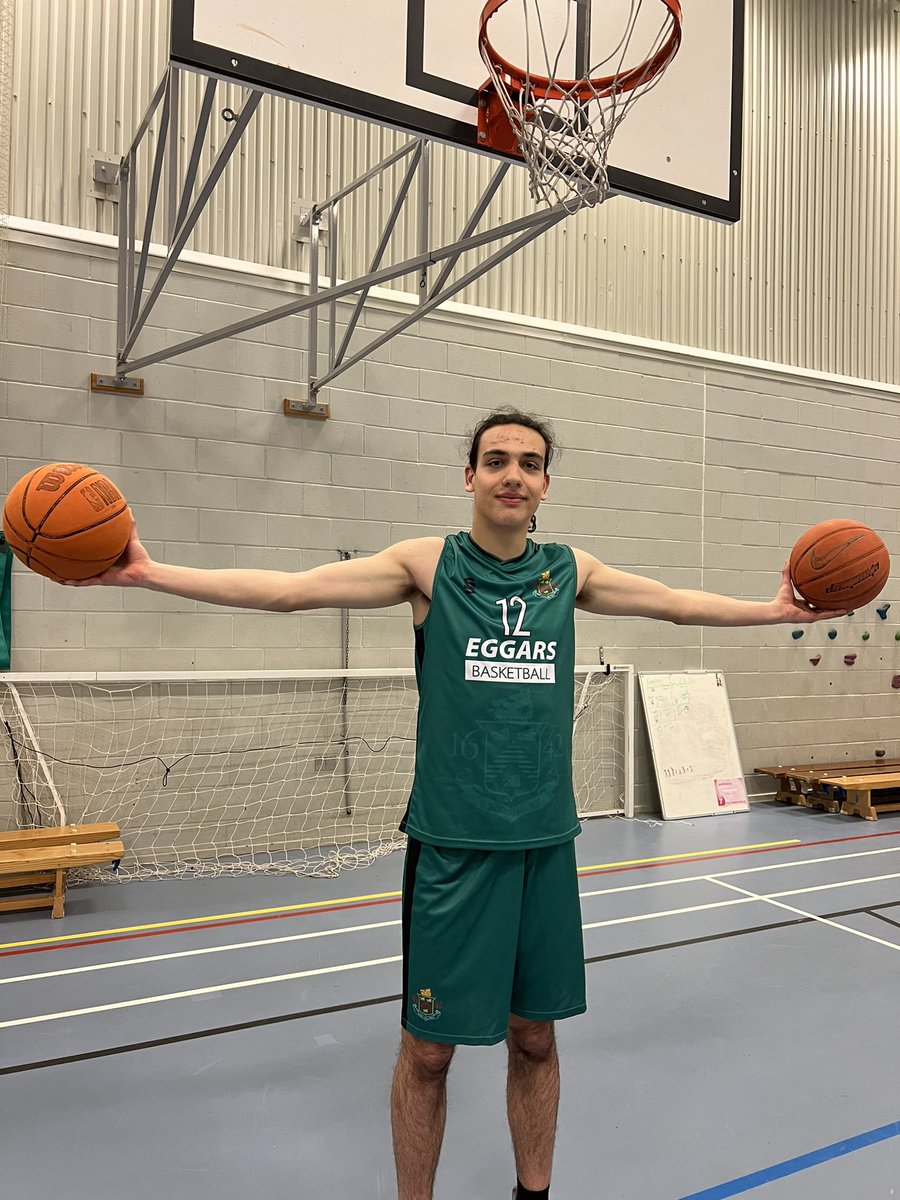 eggarspe's tweet photo. Huge shout out to our sponsor @RentGuarantor for helping us provide a brand new kit for the basketball team. The boys loved it! This will benefit many Eggar’s ballers to come #greenarmy #Eggar’sBasketball https://t.co/QjkLTiLQKo