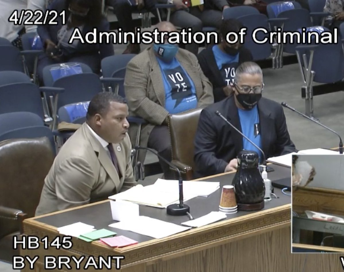 Unprison's tweet photo. So weird that #FoxRich says she "initiated the argument" that led to Act 122. Here are pics of the bill being introduced, and the Act signed by the Governor. I don't see #SibilFoxRichardson in either. She wants to be my state representative in #District93 but fibs way too much. https://t.co/SEw29BkbbP
