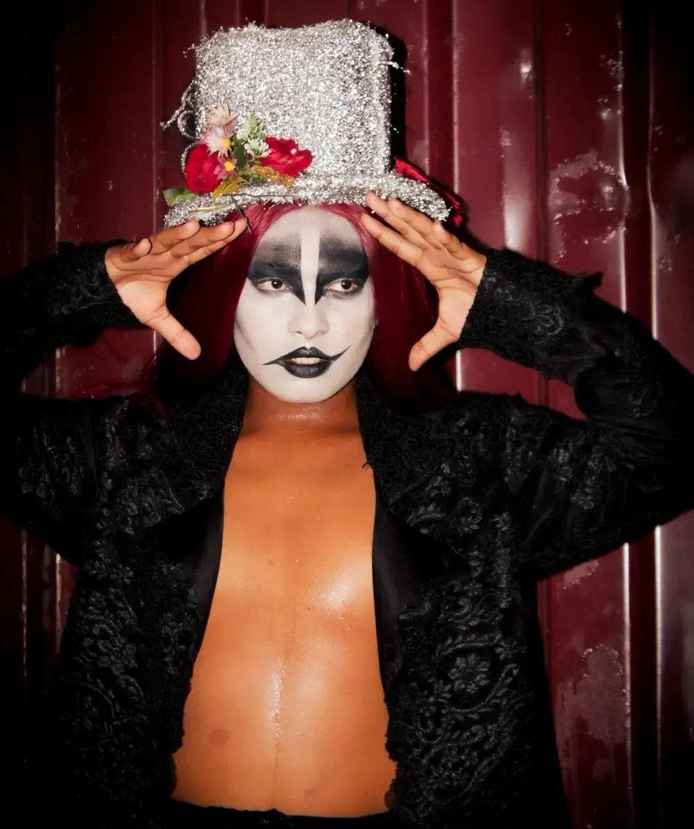 Endoida_'s tweet photo. Drag Show de Lakuanda/Haus of Pirexx, e a musa estará assoprando as velinhas no Sama, com performance icônica não vai testar pedra sobre pedra. https://t.co/iqHX1jQYJE