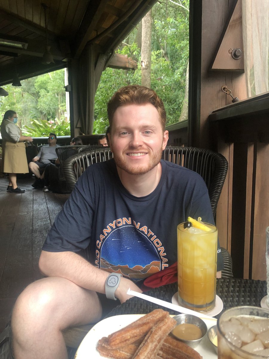 Jonshawsound's tweet image. Hey I'm Jonathan - I'm a sound designer - passionate about inclusivity, diversity and making sure everyone has the best access to learn more about #gameaudio sound design and #ReaperDAW. Here's me pictured wearing shorts with some churros 🎆 #WhatAGameDevLooksLike