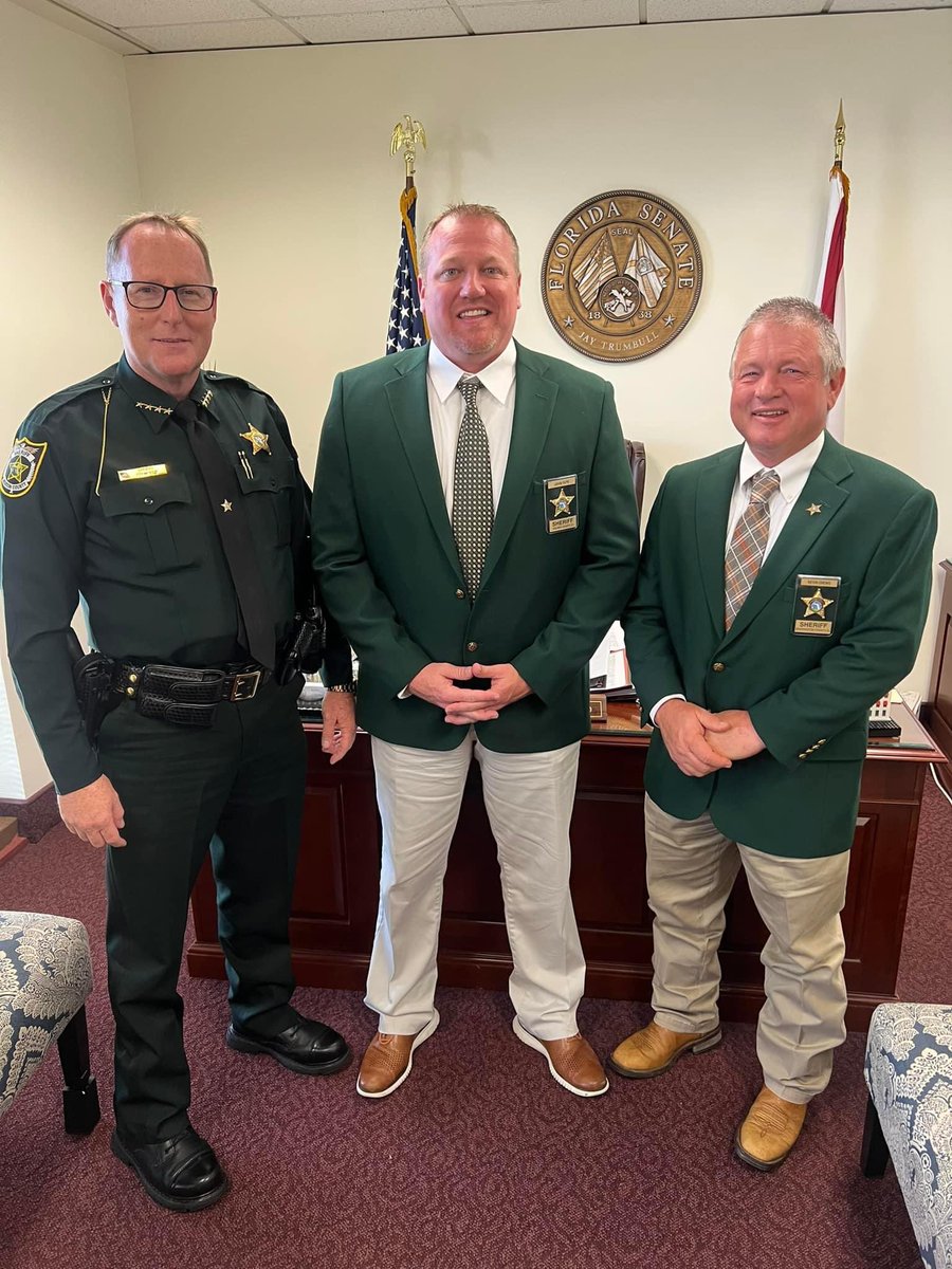 HCSO_FL's tweet photo. Sheriff Tate, along with Sheriff Edenfield, Sheriff Crews, and more sheriffs from across the state were in Tallahassee for Sheriff's Day at the Capitol today. 

Thank you to State Representative Shane Abbott and Jay Trumbull for meeting with our local sheriffs. https://t.co/IuypuspC6I