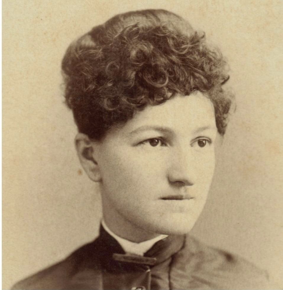 PawneeBillRanch's tweet photo. Fanciest hairdo in the collection goes to Effie Lillie Judy. Most first names as last names also goes to Effie. #history #photographs #hair #oklahoma #firstnamelastname #pawneebillranch https://t.co/BS0adln4Qj