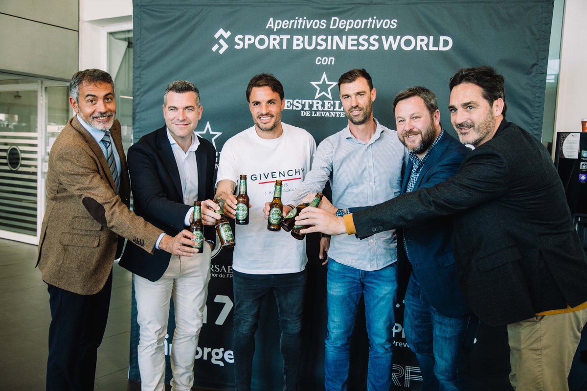🧡 Salud!

#2 Aperitivos Deportivos con <a href="/estrellalevante/">Estrella de Levante</a> / <a href="/SportBiz_World/">Sport Business World</a> 🍻⚽️

📸 Con <a href="/Juancervantestv/">Juancervantes</a> / <a href="/PLeonSanchez/">Pedro León</a> / Juan Valera / <a href="/yayodelgado/">Yayo Delgado</a> / <a href="/josechapa9/">Jose Garcia Sanchez</a> 

👏🏻 Mil gracias por el buen ratico