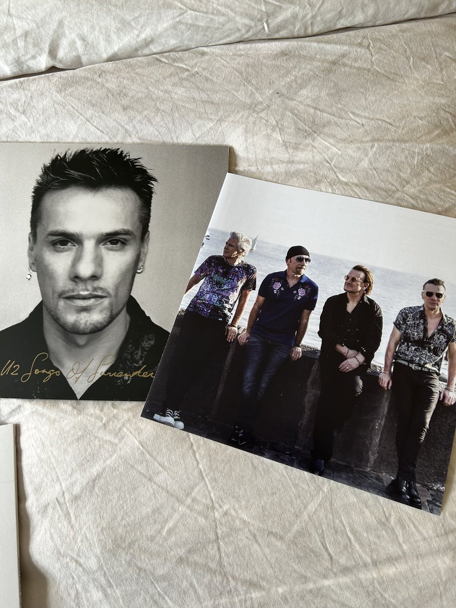 bear_fuzzy's tweet image. Music for the day….Thursday.

“I waited patiently for the Lord”
- ‘40’, U2

The 4LP set has arrived, it’s finally in hand.

Songs of Surrender, U2 (2023)

#U2SOS40 #U2SOS #SongsOfSurrender #Vinyl