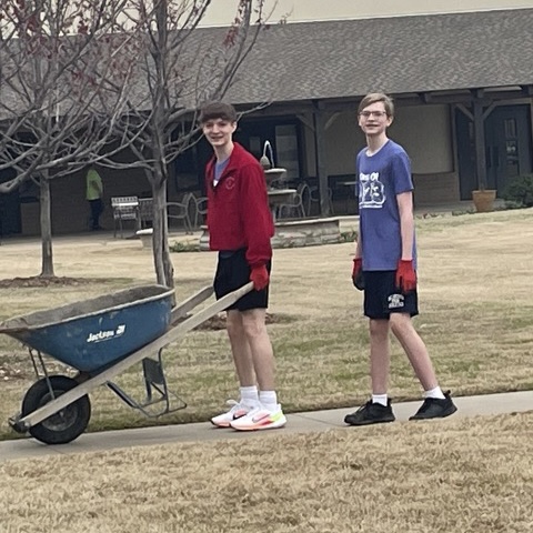 allsaintsba's tweet photo. Our 8th Graders participated in service projects at Catholic Charities this morning, followed by an afternoon retreat. #Catholicfaithcommunity https://t.co/yPPinP4vnR