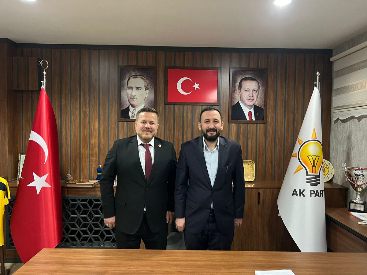 erhan_kuscu's tweet photo. AK Parti Ankara 2. Bölge Milletvekili Aday Adaylarımız İbrahim Uslu, Abdülkadir Karaoğlu, Fatma Aydemir, Yusuf Akgün’ü ilçe başkanlığımızda misafir ettik.

Ziyaretleri için teşekkür ediyor , başarılar diliyorum.

Hayırlı olsun. https://t.co/rt1eG5ASc0