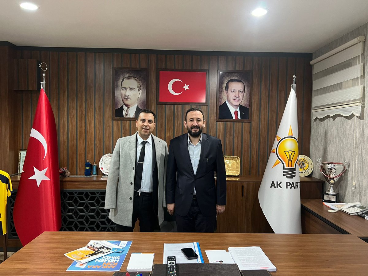 erhan_kuscu's tweet photo. AK Parti Ankara 2. Bölge Milletvekili Aday Adaylarımız İbrahim Uslu, Abdülkadir Karaoğlu, Fatma Aydemir, Yusuf Akgün’ü ilçe başkanlığımızda misafir ettik.

Ziyaretleri için teşekkür ediyor , başarılar diliyorum.

Hayırlı olsun. https://t.co/rt1eG5ASc0