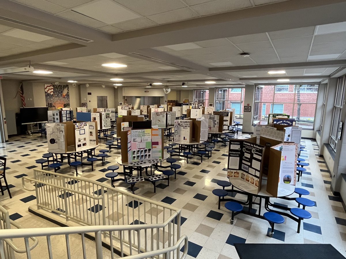 We hope you will come to the 6th grade Science Fair tonight from 7-8 in the MS cafeteria! #LionPRIDE