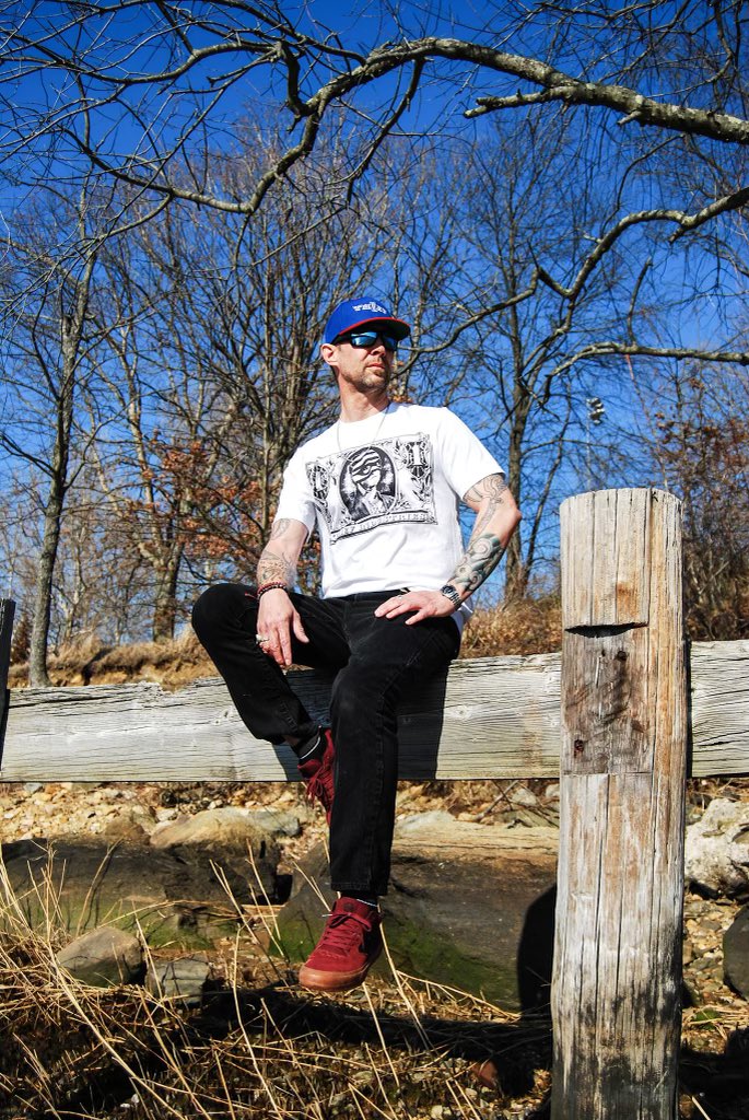 Rocking the Maskington shirt and TH1EF snapback

#THiEFiNDUSTRiES #BrandYourLifestyle #StreetSurfSkateSnow #DrawEveryDamnDay #CreatingTheBrand #StreetSnowSkateSurf #LiveLife #LiveBold