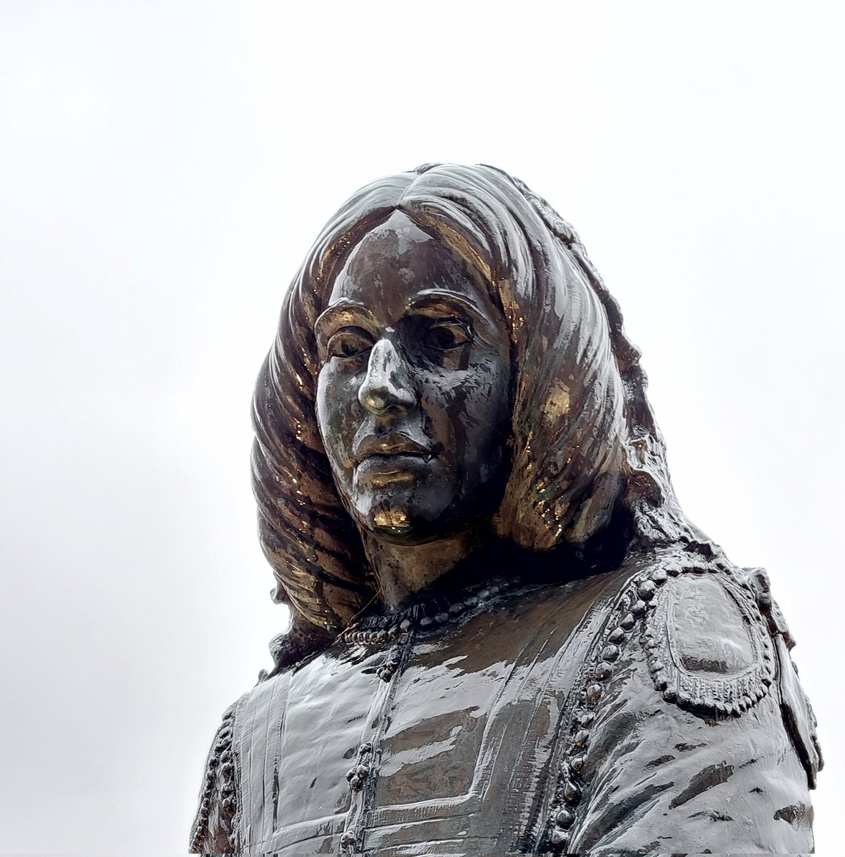 'In the counties higher up the Floss, the rains had been continuous..'
#GeorgeEliot in the #Nuneaton rain today
@GeorgeEliotLove @GeorgeEliot_ @EliotArchive @nuneatonmems @DrRosalindWhite @ExploringEliot