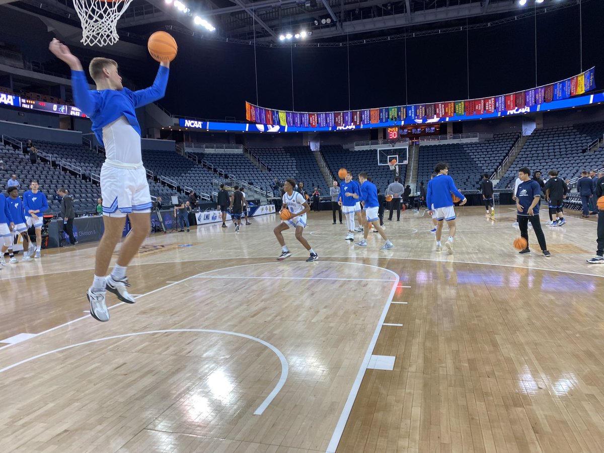 NSUFlorida's tweet photo. It’s almost time, Shark Nation!

Tip-off is next.

#NSUSharks #FinalFour https://t.co/aQksn52jhc