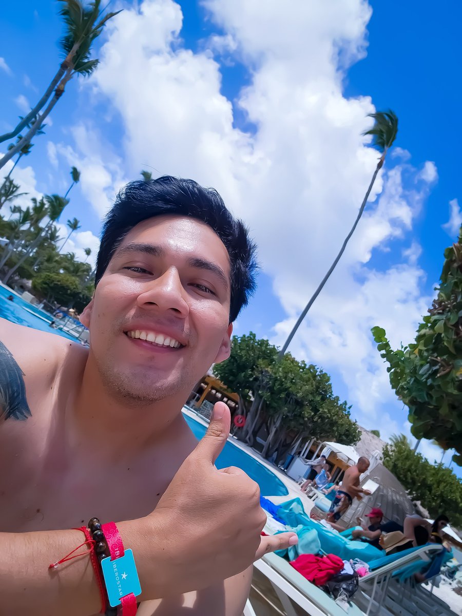 Nickadventure's tweet photo. Con solo una sonrisa 😁 https://t.co/7l3KTx2rUg