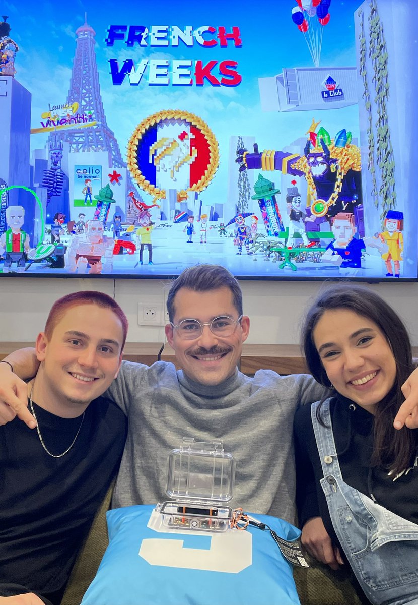 Léopold Biget (@leopoldbiget) on Twitter photo 🎁 Concours express 🎁
🔑 À l’occasion des #FrenchWeeks, tentez de gagner une Ledger Nano X collector en collaboration avec <a href="/TheSandboxGame/">The Sandbox</a> !
Pour participer :
👉 Like + RT
👉 Follow <a href="/carlitacrypto_/">Carlita crypto</a> @coinstationfr @CryptoMafiaFR <a href="/TheSandboxGame/">The Sandbox</a>
⏱️ TAS dans 1h ! 🎁 Concours express 🎁
🔑 À l’occasion des #FrenchWeeks, tentez de gagner une Ledger Nano X collector en collaboration avec <a href="/TheSandboxGame/">The Sandbox</a> !
Pour participer :
👉 Like + RT
👉 Follow <a href="/carlitacrypto_/">Carlita crypto</a> @coinstationfr @CryptoMafiaFR <a href="/TheSandboxGame/">The Sandbox</a>
⏱️ TAS dans 1h !