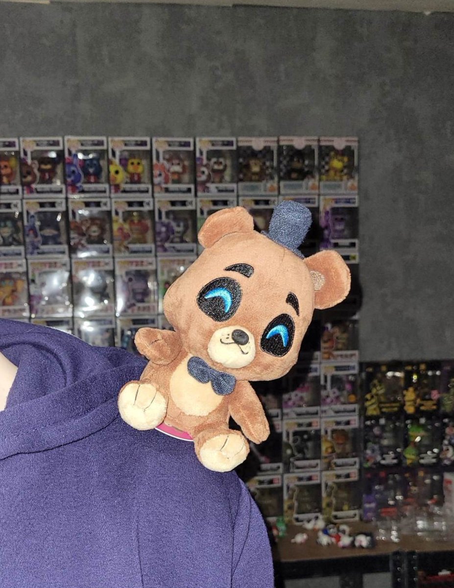 FazBearCollects's tweet photo. 🐻My @youtooz shoulder plush came today🤩🤩🤩❤️🐻
#youtooz #shoulderrider #fnafmerch #fivenightsatfreddys https://t.co/7ah61oSrig