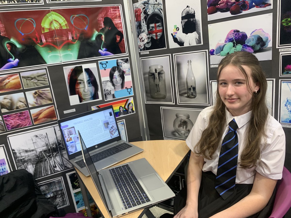 EllesmerePark's tweet image. The future looks bright. Our dedicated careers team supporting year 9 options tonight and will continue until they are in the path for their chosen pathway. Our fantastic art department are just one route to success, and they certainly showed just why evening. #CreatingFutures