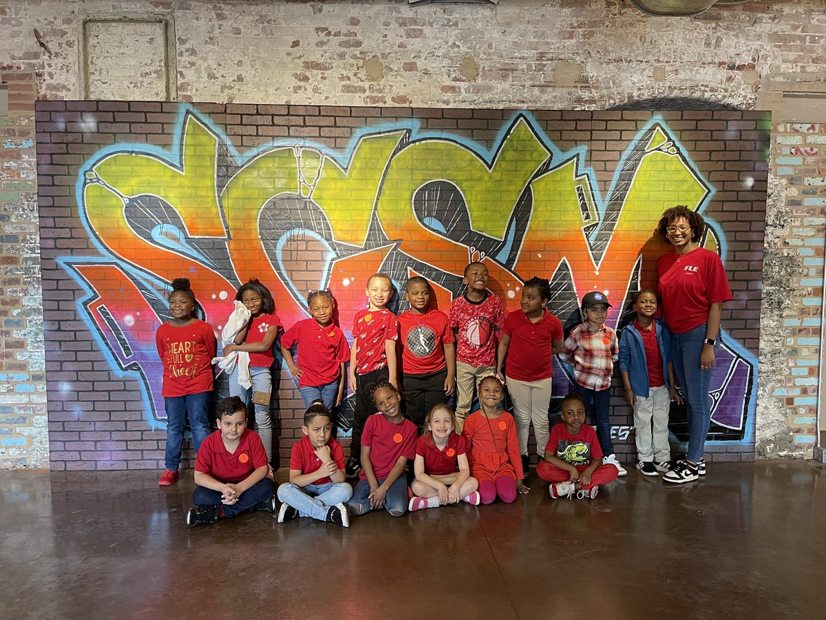 MsKGordon9's tweet photo. Safe to say Miss Gordon’s class had a blast at the @SCStateMuseum!! Almost couldn’t get my crew to leave 😂 @ForestLakeEagle @Bjackson_FLE @Davis_FLE https://t.co/OfLREJs48q