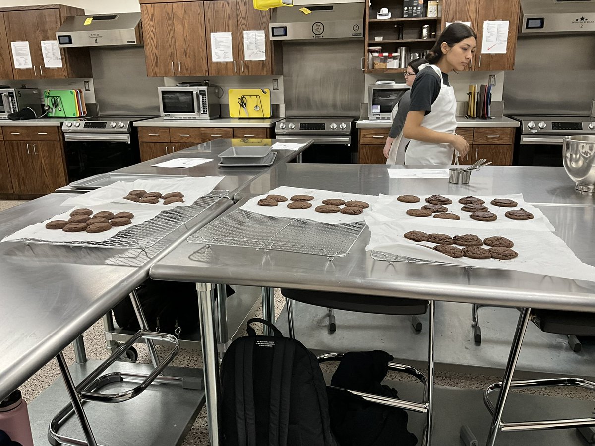 McAllenISDCTE's tweet photo. Students in our @aechsculinary class were busy today completing an order of low fat no sugar protein cookies. @McAllenISD #GreatnessStartsHere @ProStart https://t.co/hdBvvUnOcO