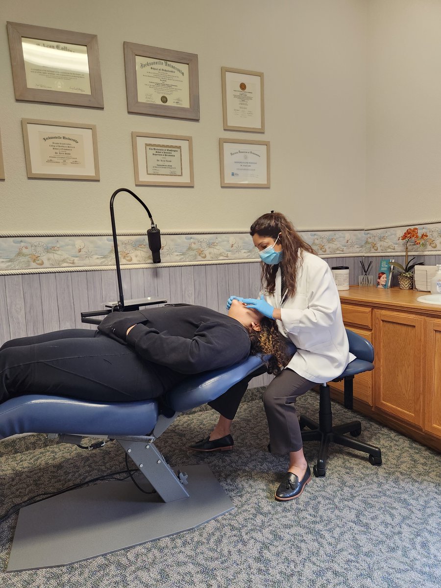 LevelPathways's tweet photo. #LevelPathways arranged for one of our clients, Jennifer, to get some much-needed dental care with an excellent dentist in #Irving.  Dr. Kiryat Sodhi did a great job working with Jennifer and defining a dental plan for her. https://t.co/624j1mf0Ly