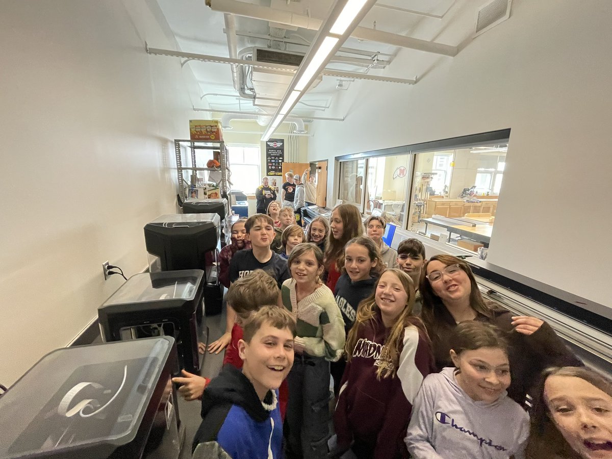 MiLABmiddleboro's tweet photo. A shout out to the Soule Farm and the office of economic and cultural development in Middleborough.
Students get to learn about agriculture and new technologies in the MiLAB. A great opportunity for all. @PrincipalBran @MiddleboroSupt @MiddleboroughPS https://t.co/ff8h0zlDFC