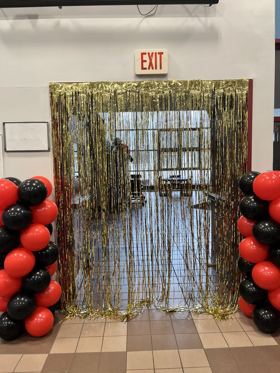 Are you ready for the glitz and glam of the 7th/ 8th grade dance!  The Hollywood theme is spectacular!