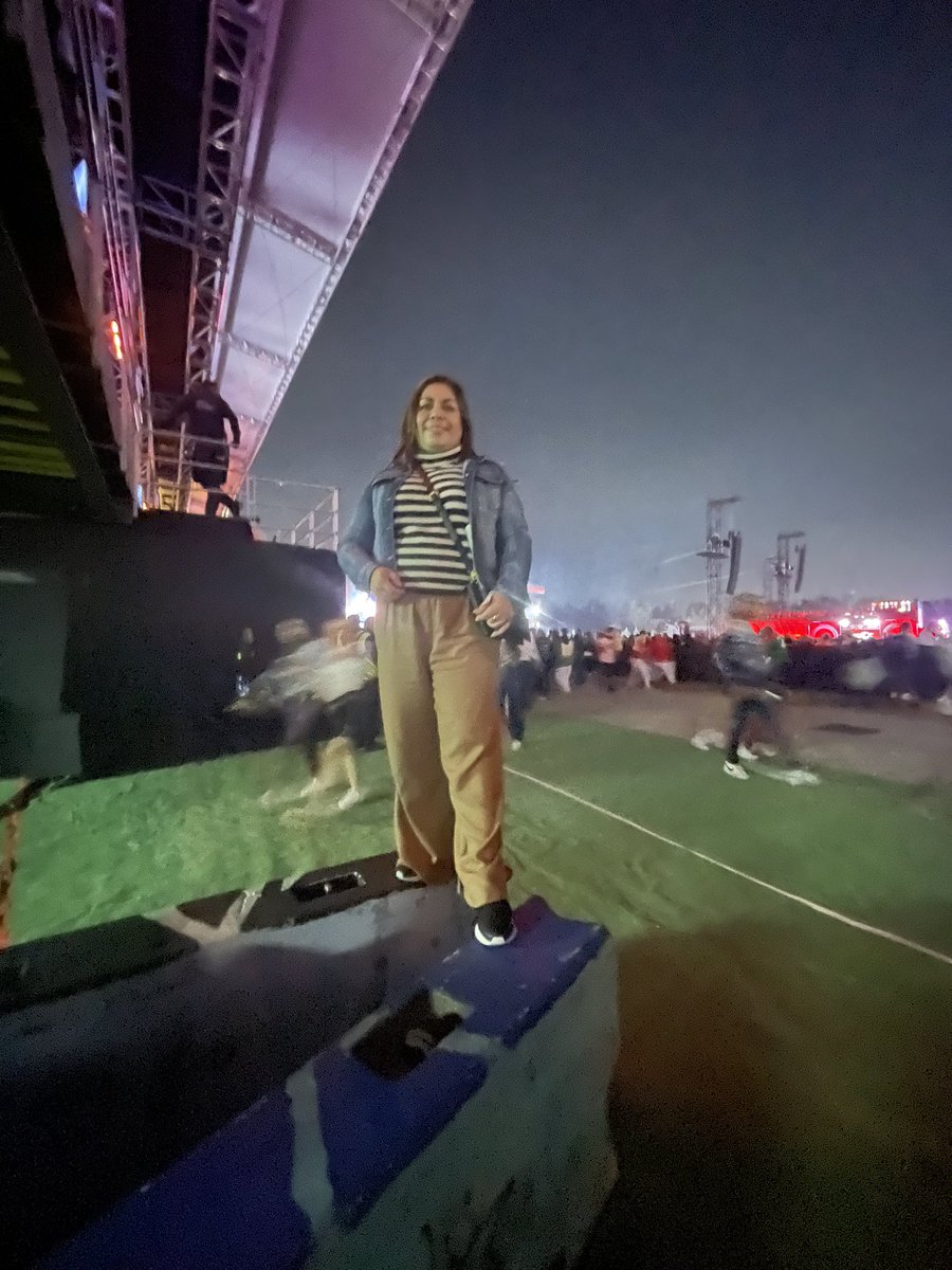 sunshinecun79's tweet photo. @amaliaandrade_ Yo llendo a conciertos  de la generación z ! Jajajajajaja https://t.co/6avPN6Z4jK