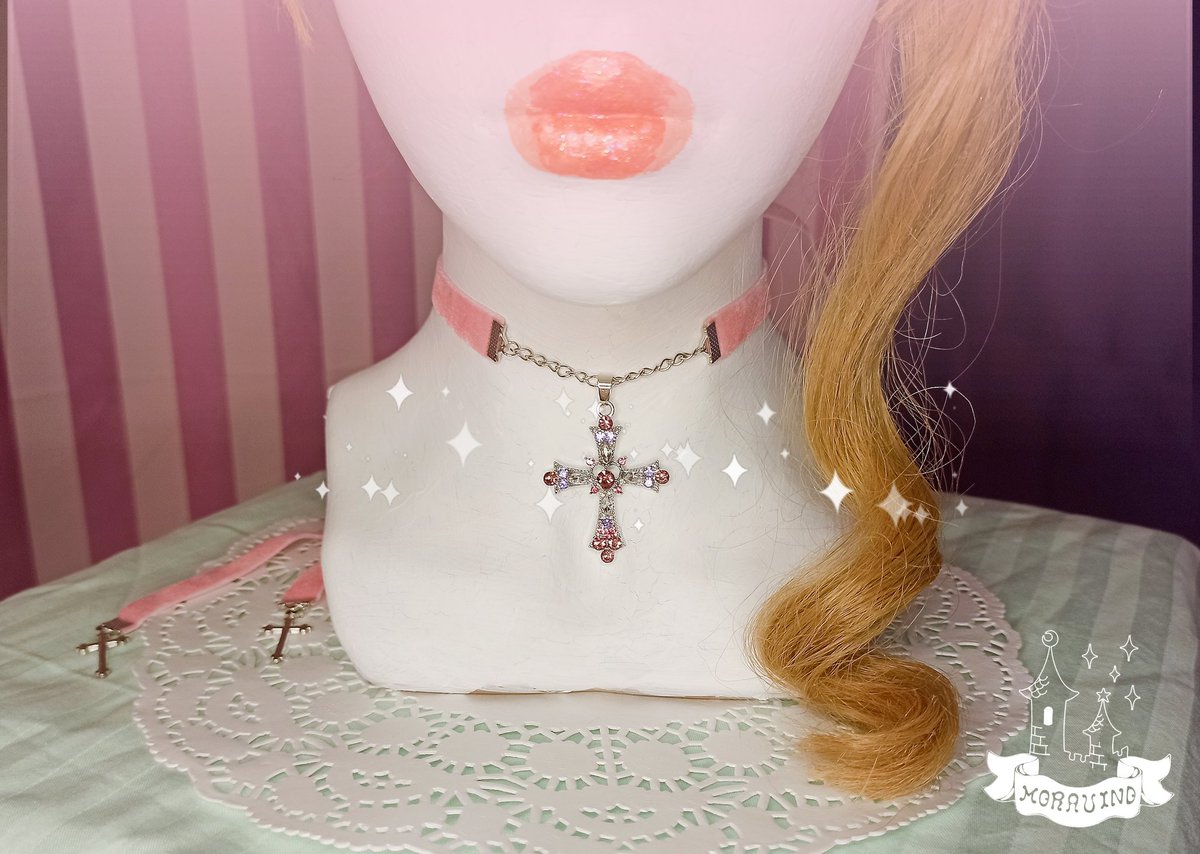 Moravind1's tweet photo. We are ready to present you our new accessory!  this is a choker made of delicate velvet ribbon, high-quality fittings and with a beautiful shining cross!  you can pre-order right now!  the price is only 13$
#moravind #lolitafashion #lolita #sweet #kawaii #cute #harajuku #fashion https://t.co/eGz8Iy8jXv