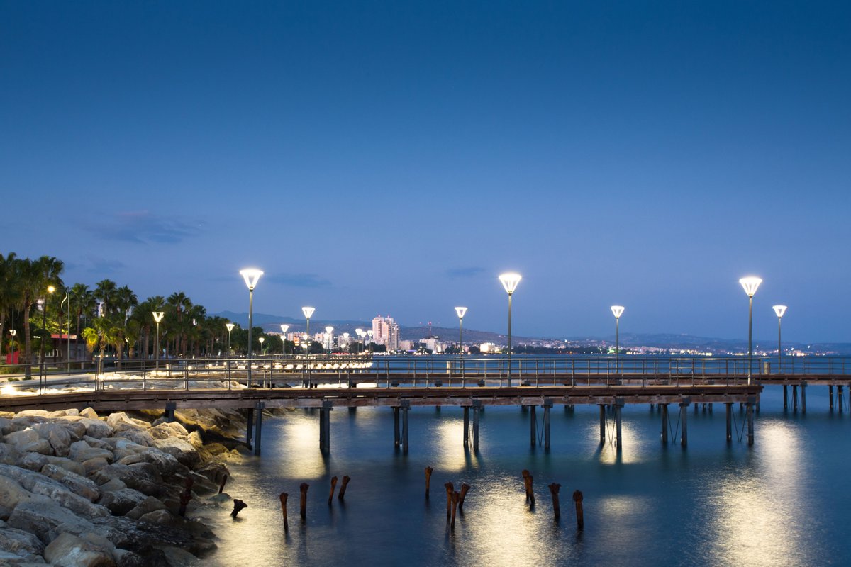 LigmanAmerica's tweet photo. The Limassol Promenade in Cyprus, lit by the Syndy Indirect Post Top by Ligman. #Syndy #Ligman #Lighting https://t.co/e7aMqUhGqC