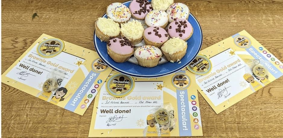 Well done to the three girls from 3rd Flitwick Brownies who gained their Brownie Gold Award this evening, now off to Guides. @girlguiding <a href="/BedsGuides/">Beds Guiding</a> <a href="/gguidinganglia/">Girlguiding Anglia</a>