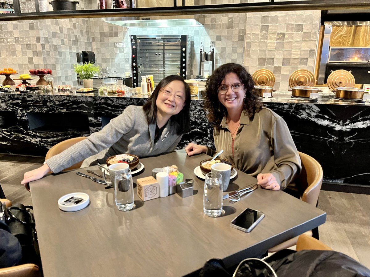 QiWang_Cornell's tweet image. Old friends getting together at #SRCD Salt Lake City @TamarKushnir