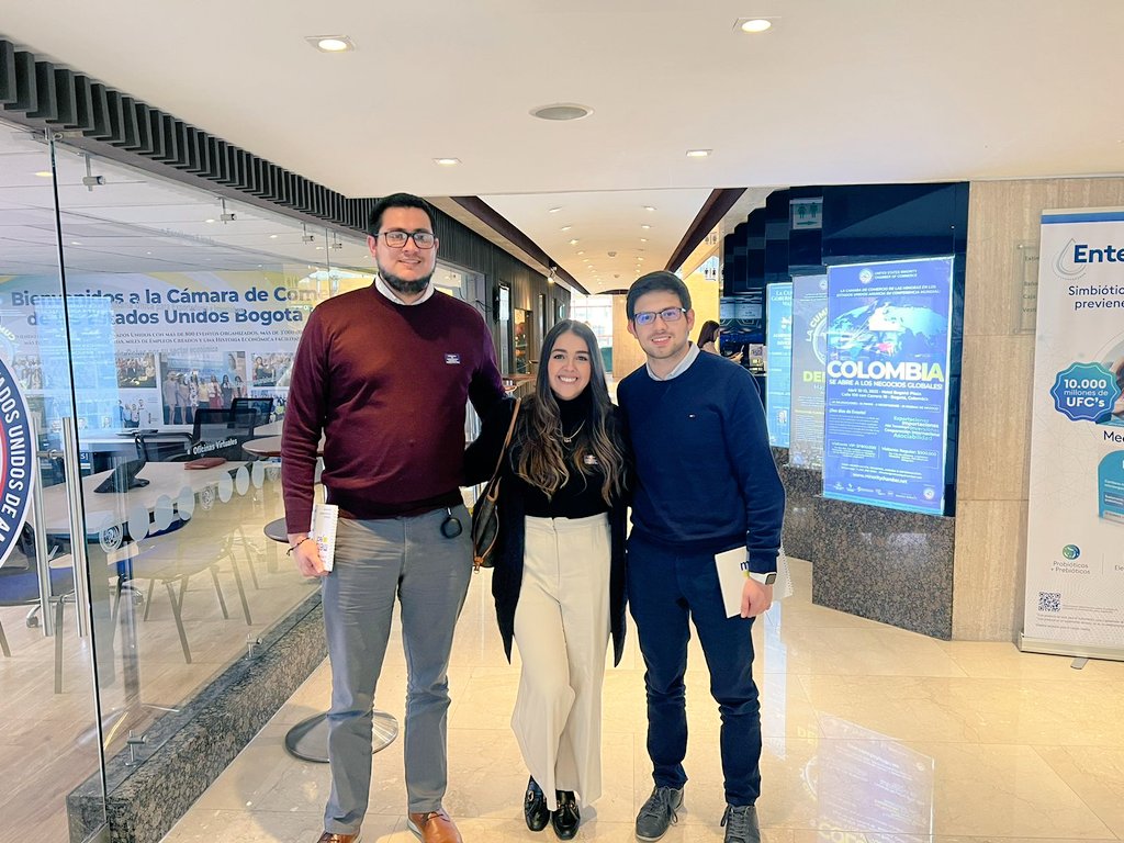 CREAautoinmune's tweet photo. @CREAautoinmune participando en el X Simposio de Enfermedades Reumáticas, escuchando las charlas de excelentes expertos y aprendiendo aún más sobre los últimos avances en este campo. #rheumatology #autoimmunity https://t.co/6WaPYcN7OG