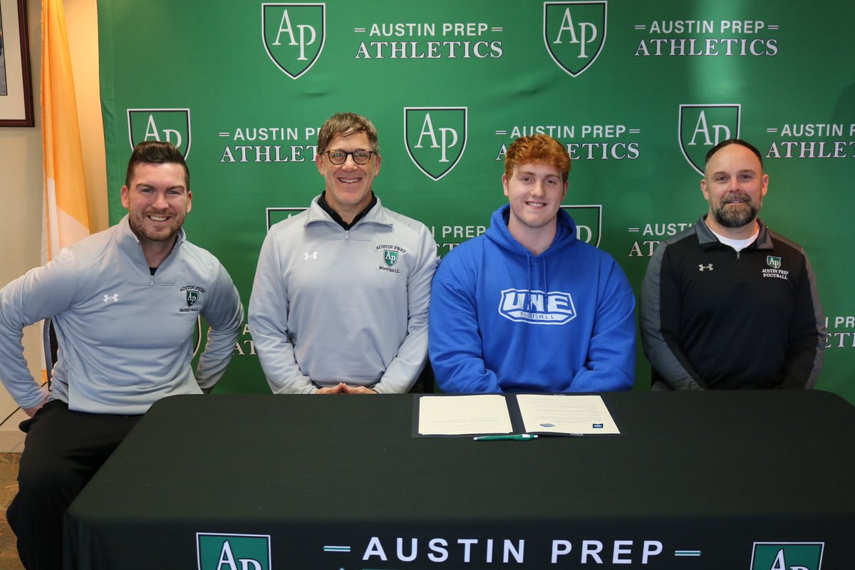 HunterWeldon3's tweet photo. ✍🏻Making it official✍🏻 @CoachLichten @CoachTreschitta @UNEfootball https://t.co/mfzjiP92RV