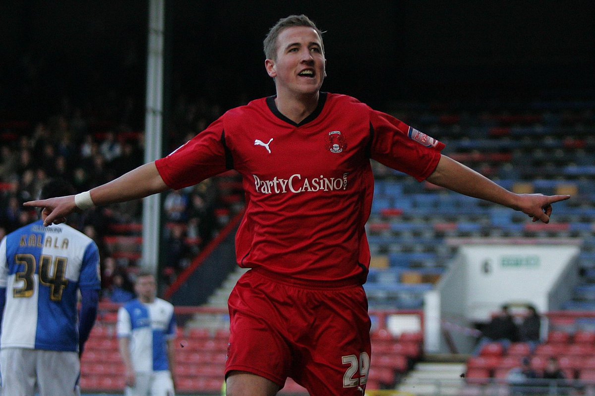 leytonorientfc's tweet photo. 💫 From an Orient loanee to @England's all time leading goalscorer!

An incredible achievement, @HKane 👏 

#LOFC #OneOrient https://t.co/vAscOunnXE