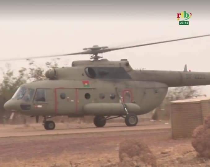 AdelpheKabore's tweet photo. #Burkina_Faso: L'armée burkinabè a acquis de nouveaux armements

Ces matériels sont répartis entre la gendarmerie, l'armée de terre et l’armée de l'air.

Une partie du matériel de l'armée de lair : des bombardiers, des drones, des hélicoptères 
#Iwili https://t.co/KcWdVrZOt4