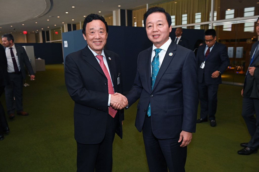 FAODG's tweet image. Pleased to meet HE Deputy Prime Minister Tran Hong Ha at the #UN2023WaterConference. @FAO &amp;amp; Viet Nam&apos;s work to increase smallholder farmer&apos;s resilience to the #ClimateCrisis is one example of our collaboration. Together we can transform agrifood systems &amp;amp; achieve the #4Betters.