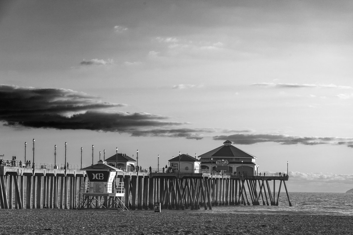 pixpro's tweet photo. @jasonrowphoto HB pier in the afternoon. #HuntingtonBeach #HBpier https://t.co/X8mwSLOpe1