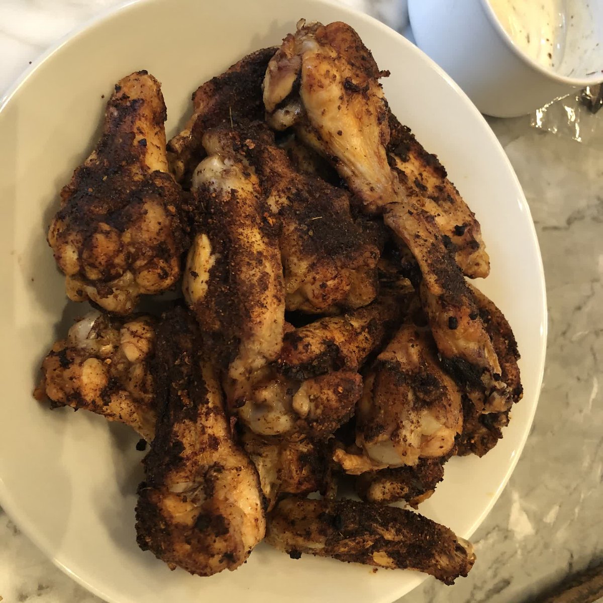 BackBurnerChili's tweet photo. Simple and delicious! Air fryer wings spiced just right with our chili seasoning blend. What is your favorite dipping sauce for wings? https://t.co/HyBe2ZY2wZ
