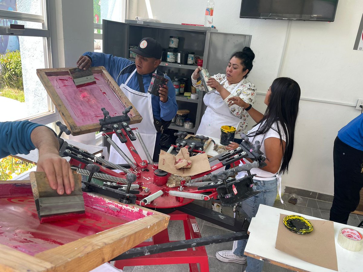 KeniaLara02's tweet photo. #SiempreEsTiempoDeAprender Hoy participamos en el Segundo Taller de Serigrafía organizado por la @AlcaldiaAO a través de la JUD de Atención a la Juventud en las instalaciones del #CURBA. Una gran experiencia! 
#SomosAliadas
@lialimon
#Concejales https://t.co/4GffmjiUzd