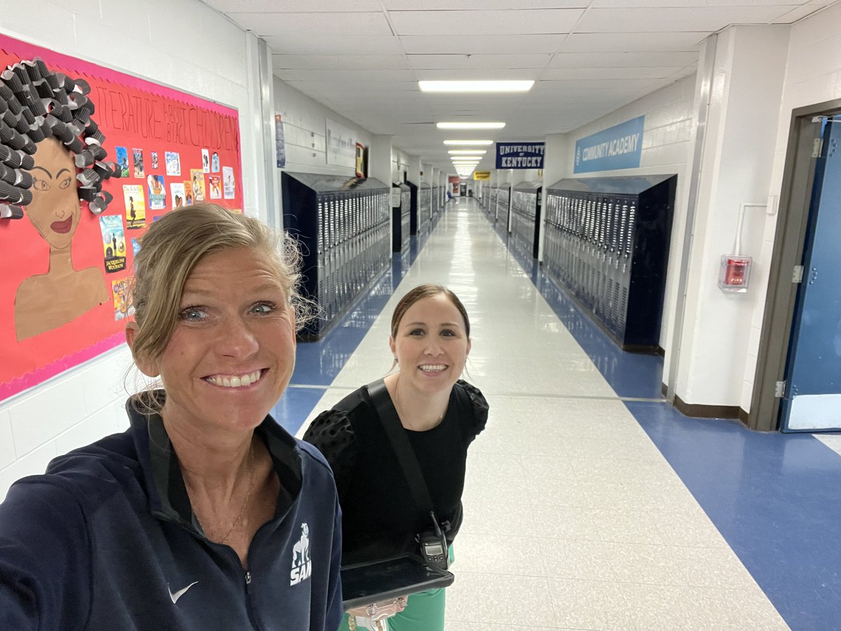 amylynnjennings's tweet photo. While the boys were in SCM training, the girls were holding down the fort today! #largeandincharge @kmyers215 @TraciMorrisHunt @mooremustangs #emptyhallways https://t.co/uSOC9lLI8s