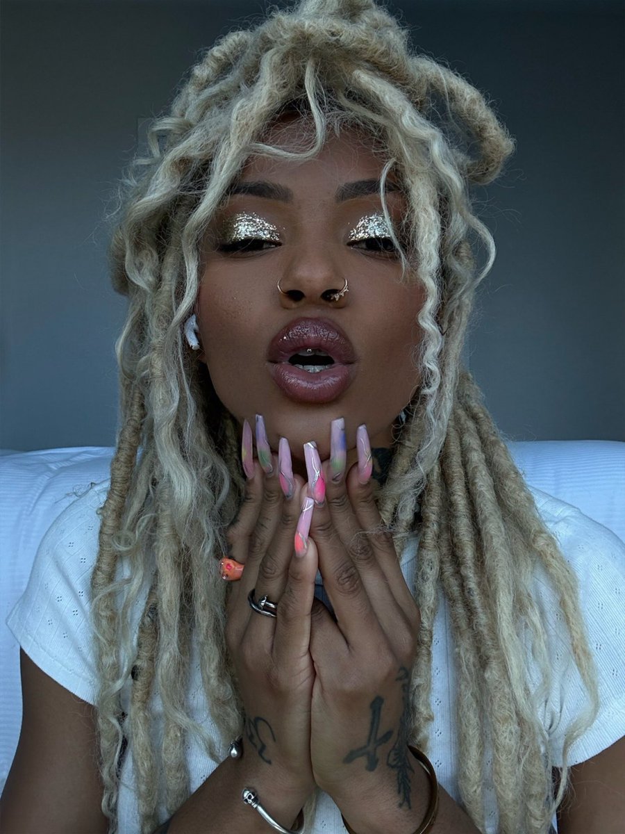 Brittany Byrd on Twitter "(B)day 🕊️💚"