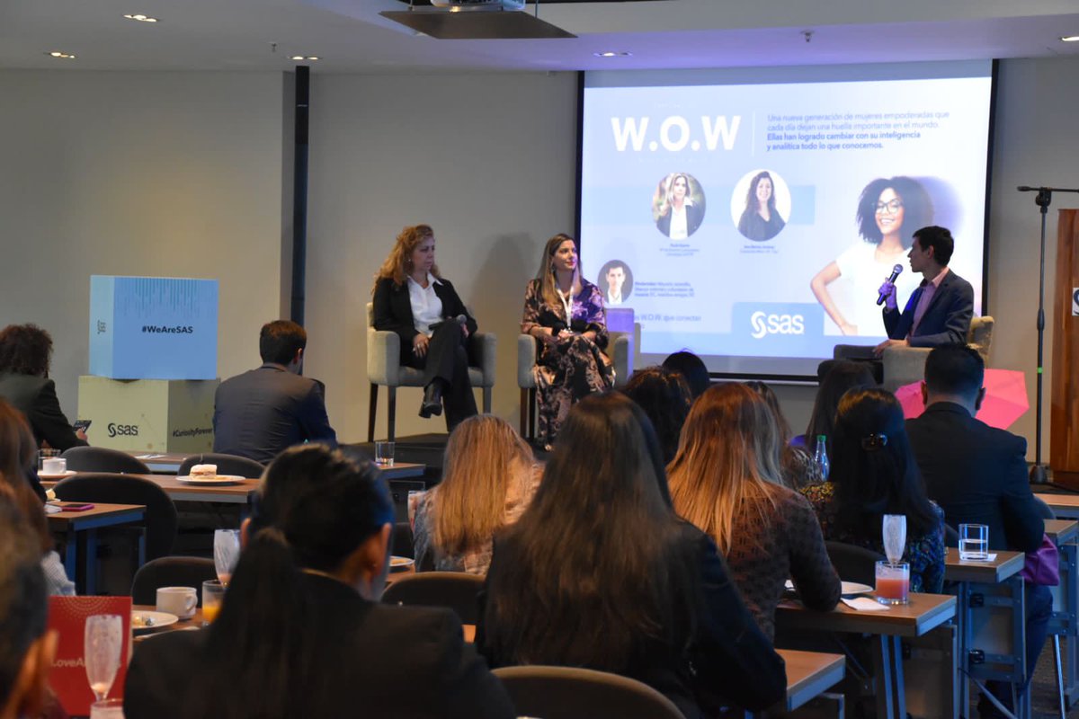 ETB's tweet photo. Hoy nuestra VP de Asuntos Corporativos y Estrategia, @PauliGuerraT, estuvo presente en el panel #MujeresWOW de @Sas_Colombia junto a una nueva generación de mujeres empoderadas en el sector TIC del país. 👩💻✨#SASMujeresQueInspiran ✨ https://t.co/zFLOx4jkOq