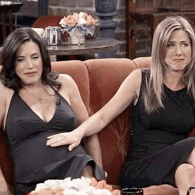 celixstjames's tweet photo. Tópico sensível: Jennifer Aniston madrinha 💜 https://t.co/QzUapt1Vp6