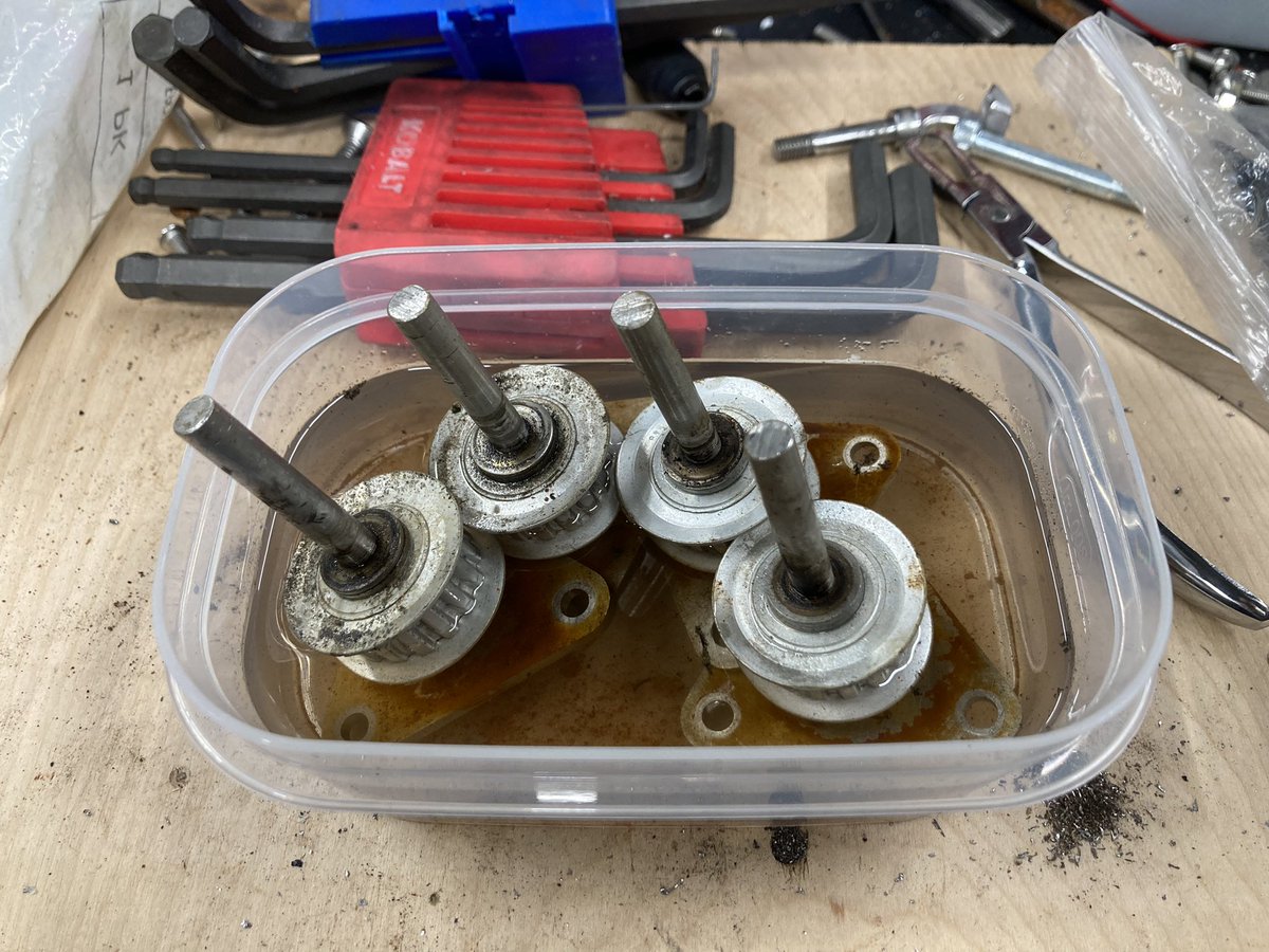 GimmeBuilds's tweet image. Today was a productive day. 👍 Now to soak some bearings over night to break them loose. #MakersMaking #ParkAnimations #LetsFixIt #MakingMagicHappen