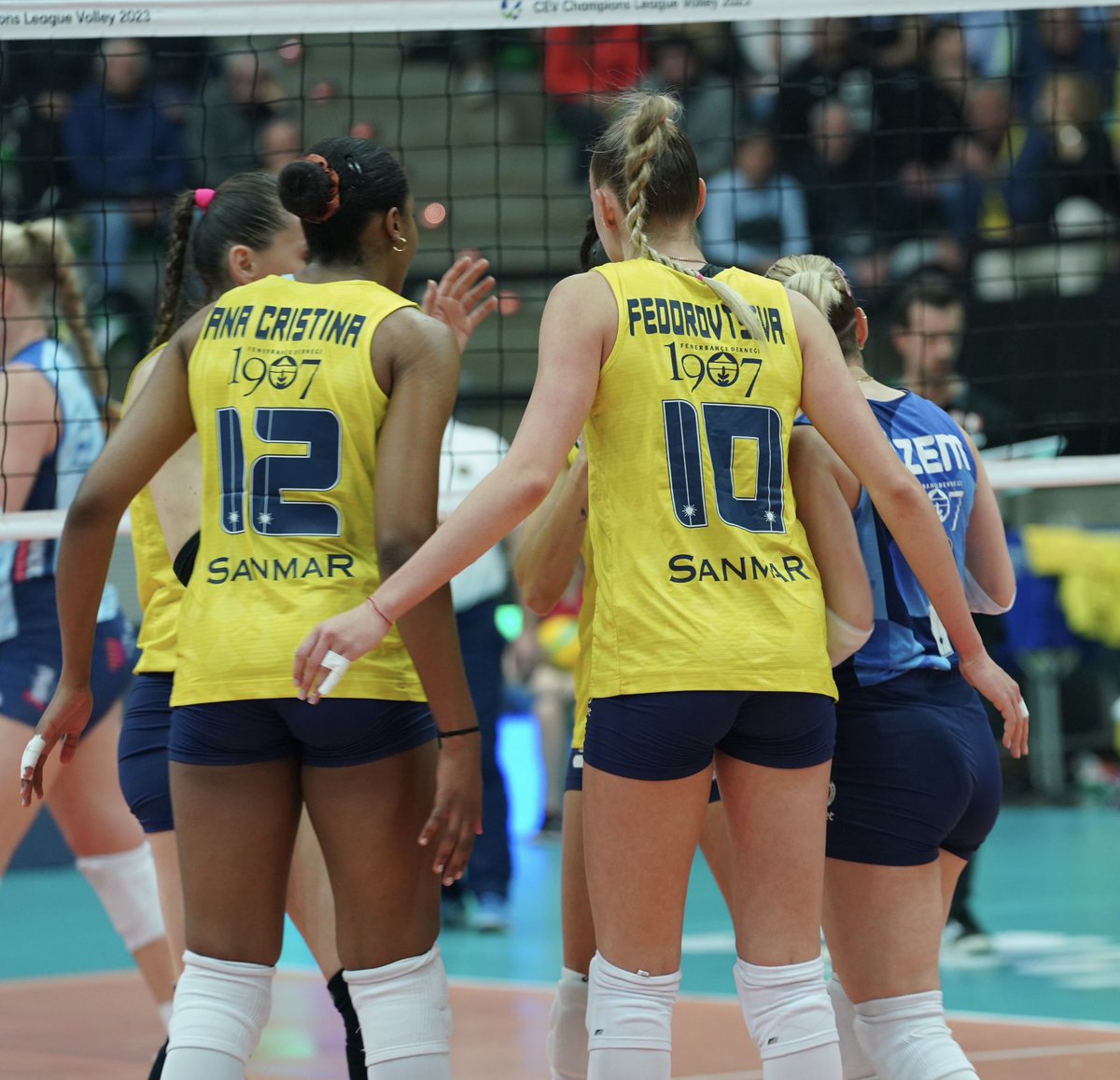 CEV Şampiyonlar Ligi’nde yarı finaldeyiz! 💪 Tebrikler #SarıMelekler! 👏 💛💙