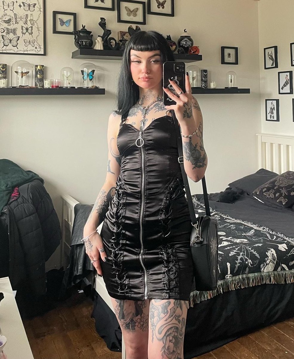 disturbiaco's tweet photo. Nothing can end me, I'm 𝕴𝖒𝖒𝖔𝖗𝖙𝖊𝖑𝖑𝖊 🖤
https://t.co/FxFqdF1F0w
📸 @charmainewaldock
#disturbiaclothing #disturbiacommunity #altfashion #gothicfashion #grunge #gothfeed https://t.co/QZMWLurYbr