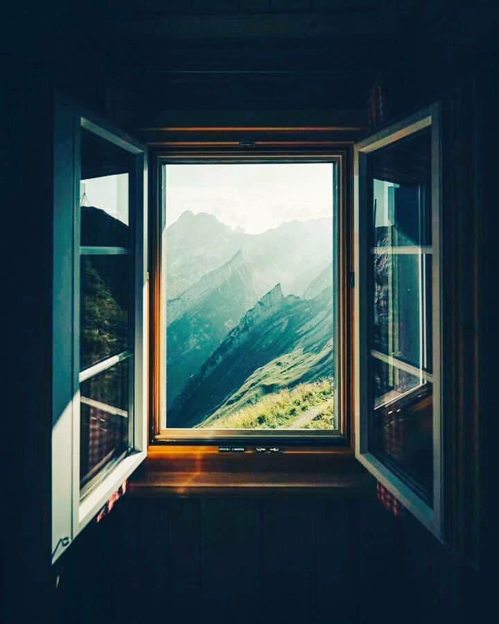 Poskiple_'s tweet photo. Clouds, Mountains &amp; Panes https://t.co/eJtBE0jP9M
