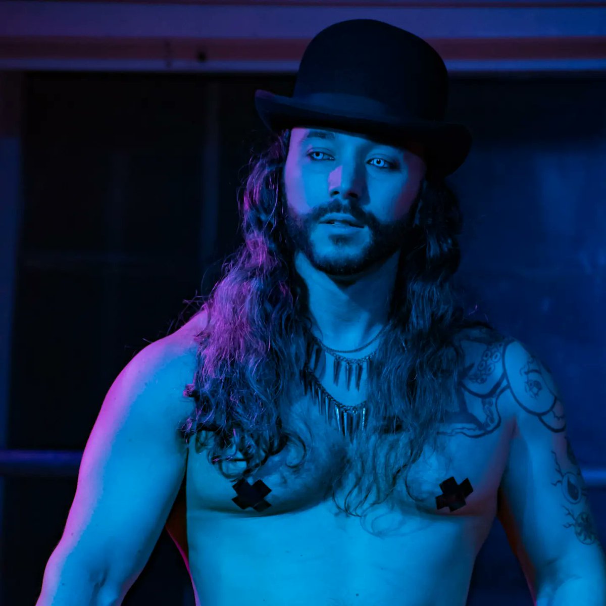 Leon_G_Ray's tweet photo. Deathguild's 30th anniversary event at DNA Lounge with Hubba Hubba Revue and so many of my favorite people.  🖤

#leongray #burlesque #boylesque #deathguild #dnalounge #hubbahubbarevue #sexy #goth #stripper #sanfrancisco https://t.co/afiHKrBwMW