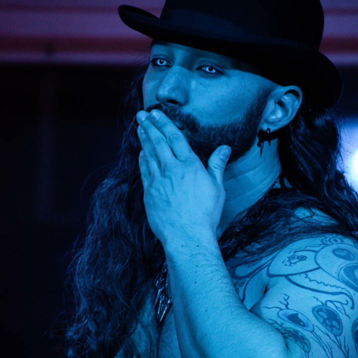 Leon_G_Ray's tweet photo. Deathguild's 30th anniversary event at DNA Lounge with Hubba Hubba Revue and so many of my favorite people.  🖤

#leongray #burlesque #boylesque #deathguild #dnalounge #hubbahubbarevue #sexy #goth #stripper #sanfrancisco https://t.co/afiHKrBwMW